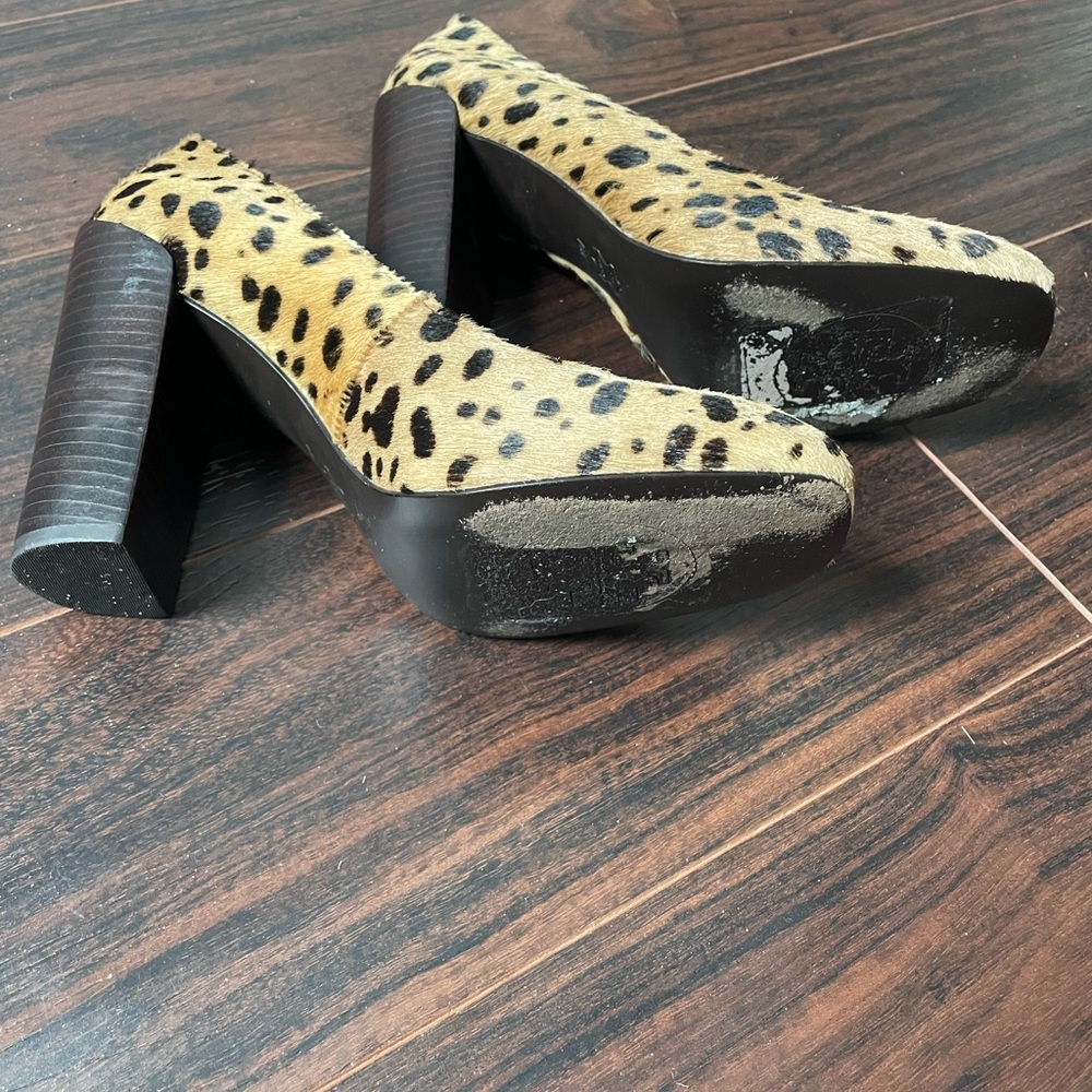 Tory Burch size 7 cheetah heels - Picture 4 of 7